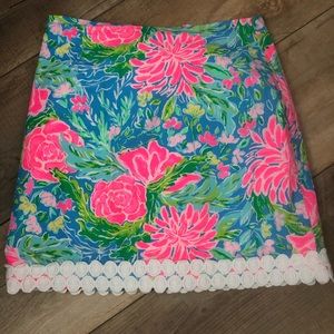 NWOT  adorable Lilly skirt vibrant colors
